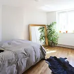 Central And Parisian Style - 3 Bedrooms