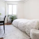 Central And Parisian Style - 3 Bedrooms