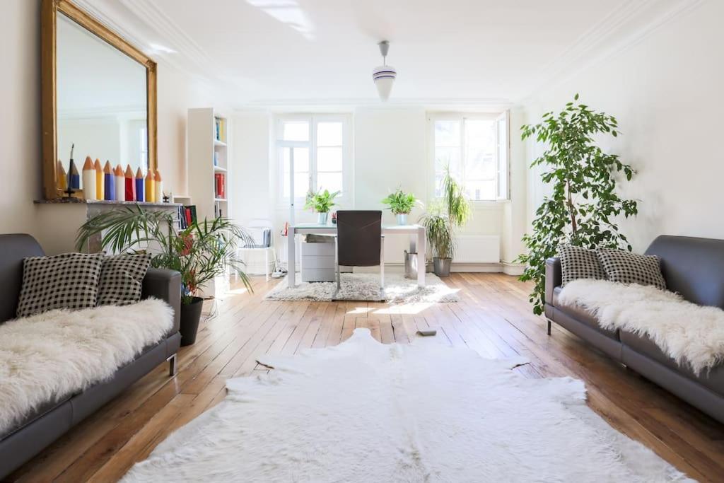 And Parisian Style - 3 Bedrooms