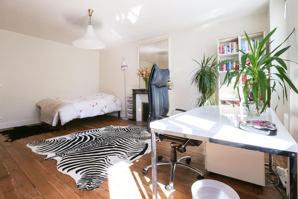 And Parisian Style - 3 Bedrooms * Paris