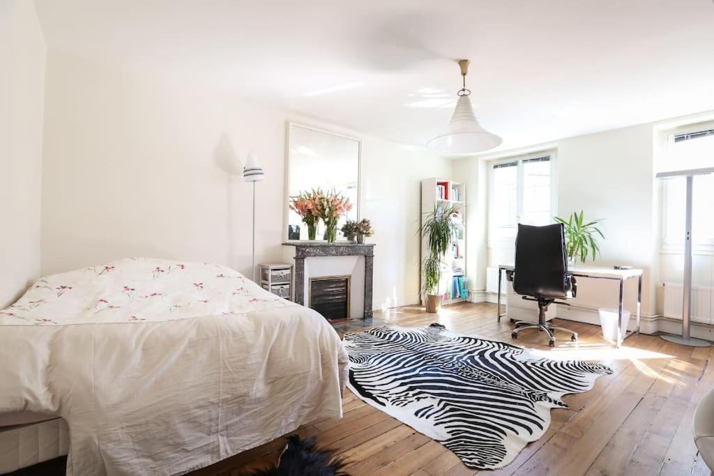 Apartment And Parisian Style - 3 Bedrooms *