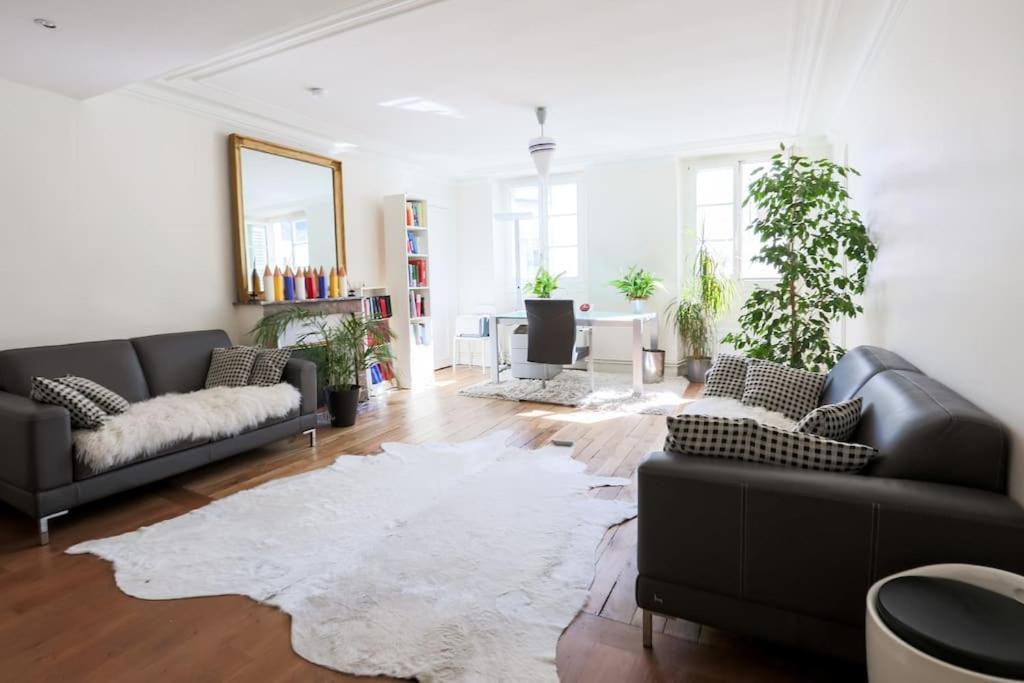 And Parisian Style - 3 Bedrooms Paris